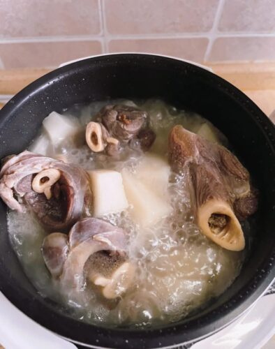 Click to view full screen Inner Mongolian Raw-Cut Young Lamb Leg 3KG photo review